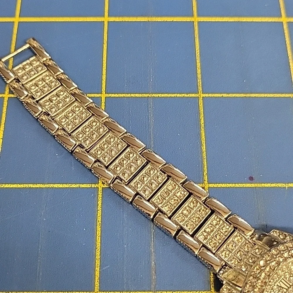 Rhinestone Silver Tone 8